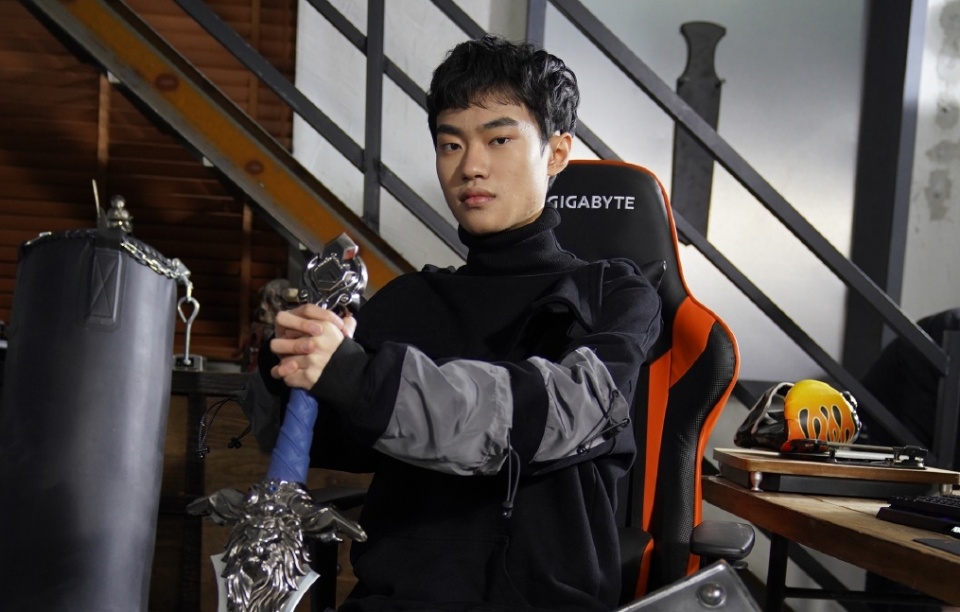 Scout在TES比赛中出色防守，出色防守引发热议！的简单介绍九游体育赛事