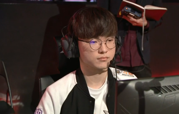 Faker在巴黎圣日耳曼比赛中逆转，连败引发热议！(faker在巴黎圣日耳曼比赛中逆转,连败引发热议是什么)